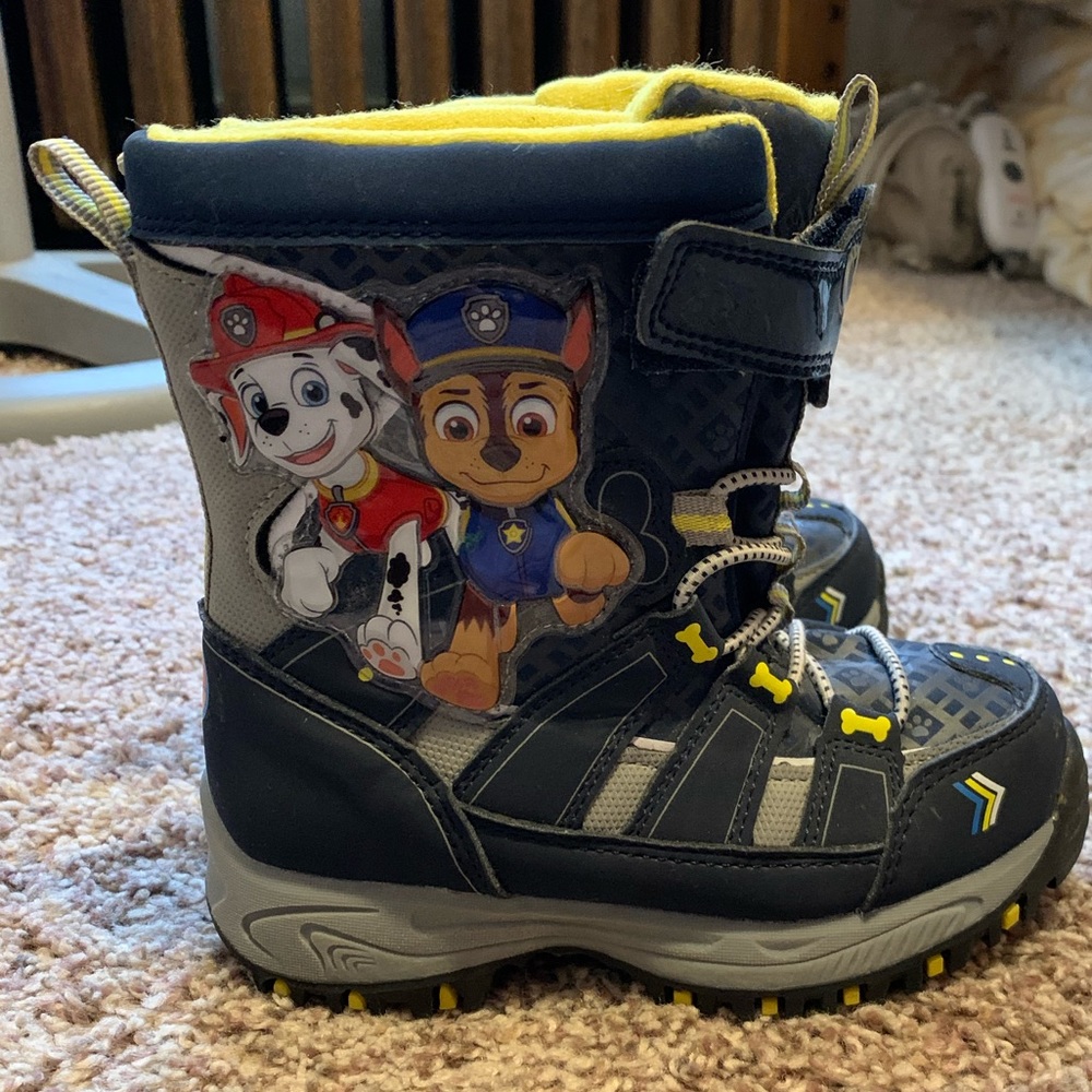 Paw Patrol snow boots